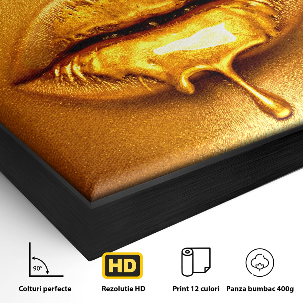 Detaliu al suprafetei: tablou canvas cu buze aurii si luci, in rama de aluminiu negru
