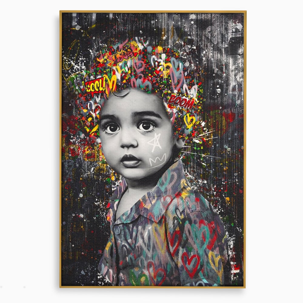 Tablou canvas cu tablou canvas cu portretul unui copil si graffiti, in rama de aluminiu auriu