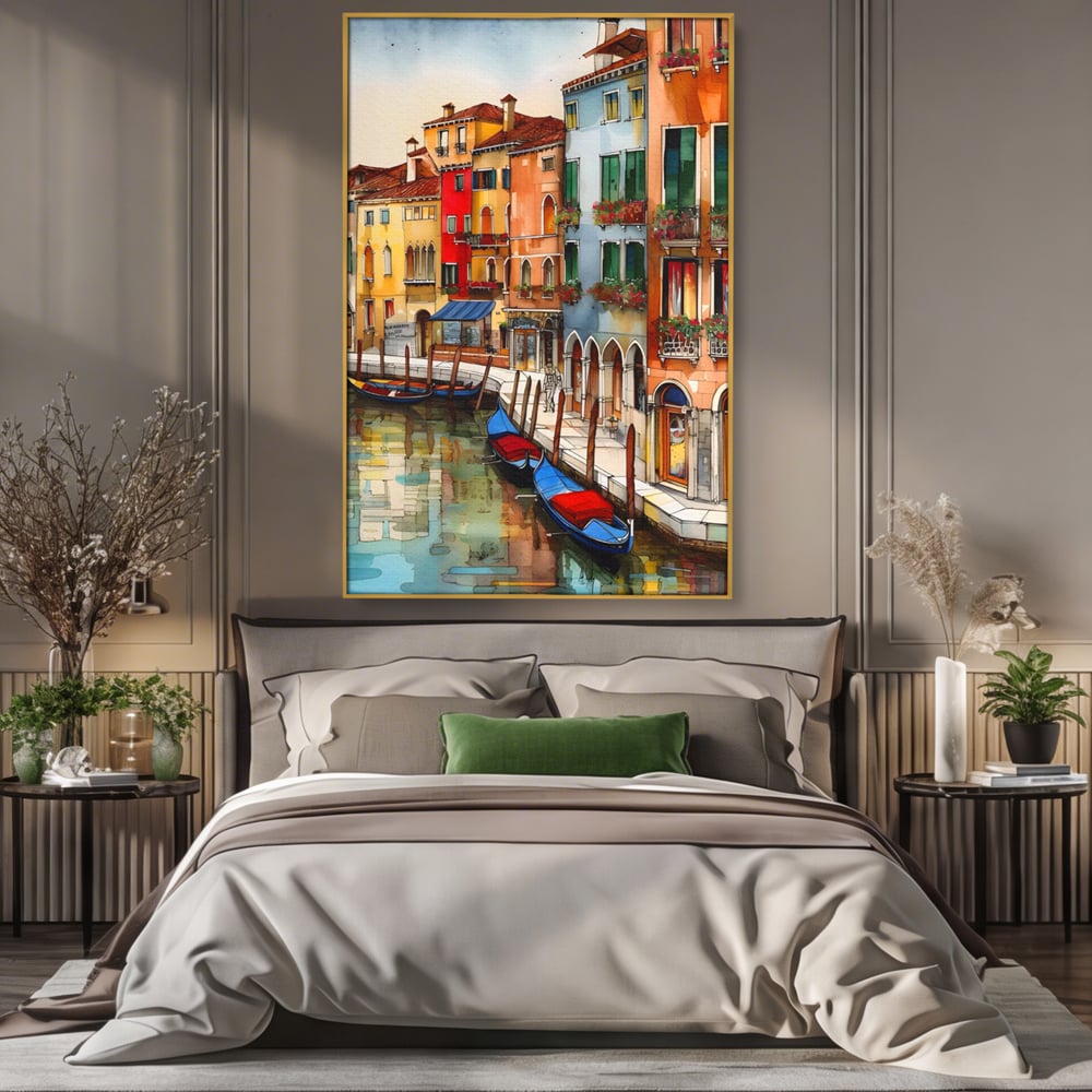 Tablou canvas cu pictura cu canal din venetia si gondole, in rama de aluminiu auriu, pe perete intr-un dormitor