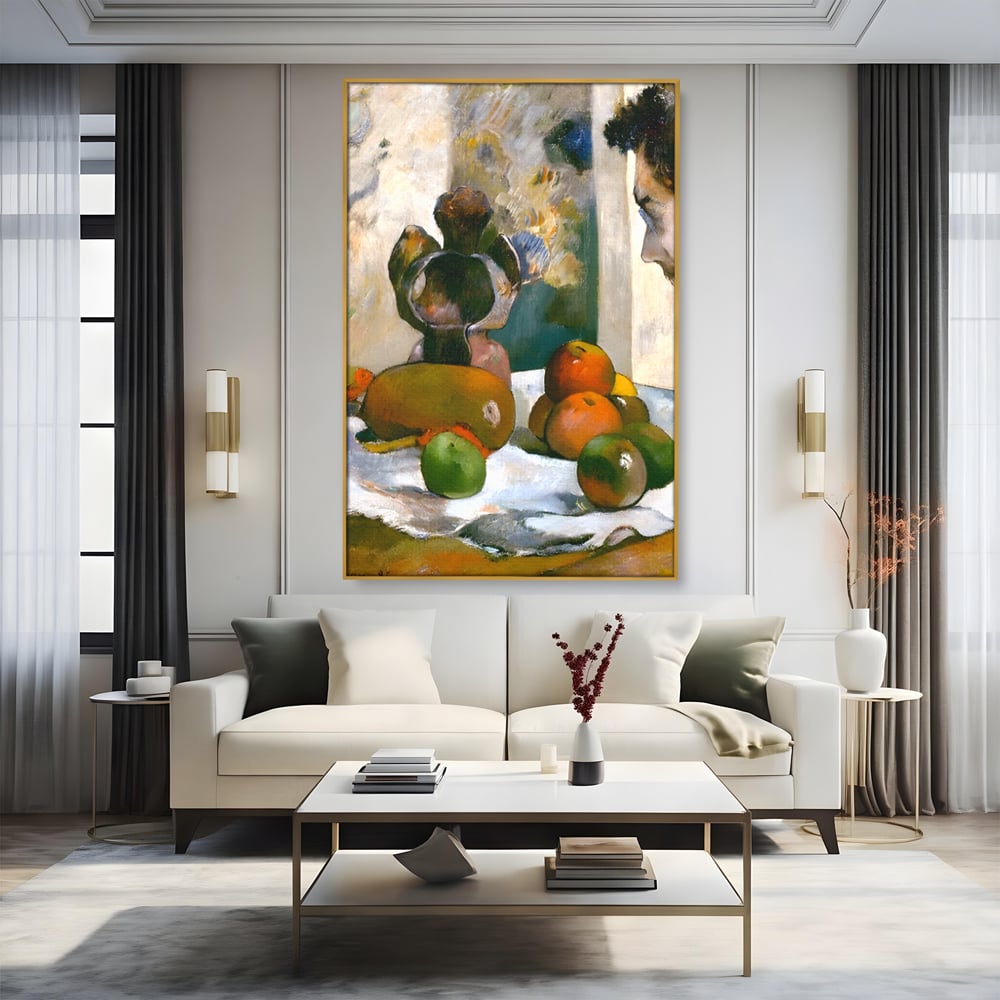 Tablou canvas cu pictura natura moarta cu fructe si vaza, in rama de aluminiu auriu, pe perete intr-un living