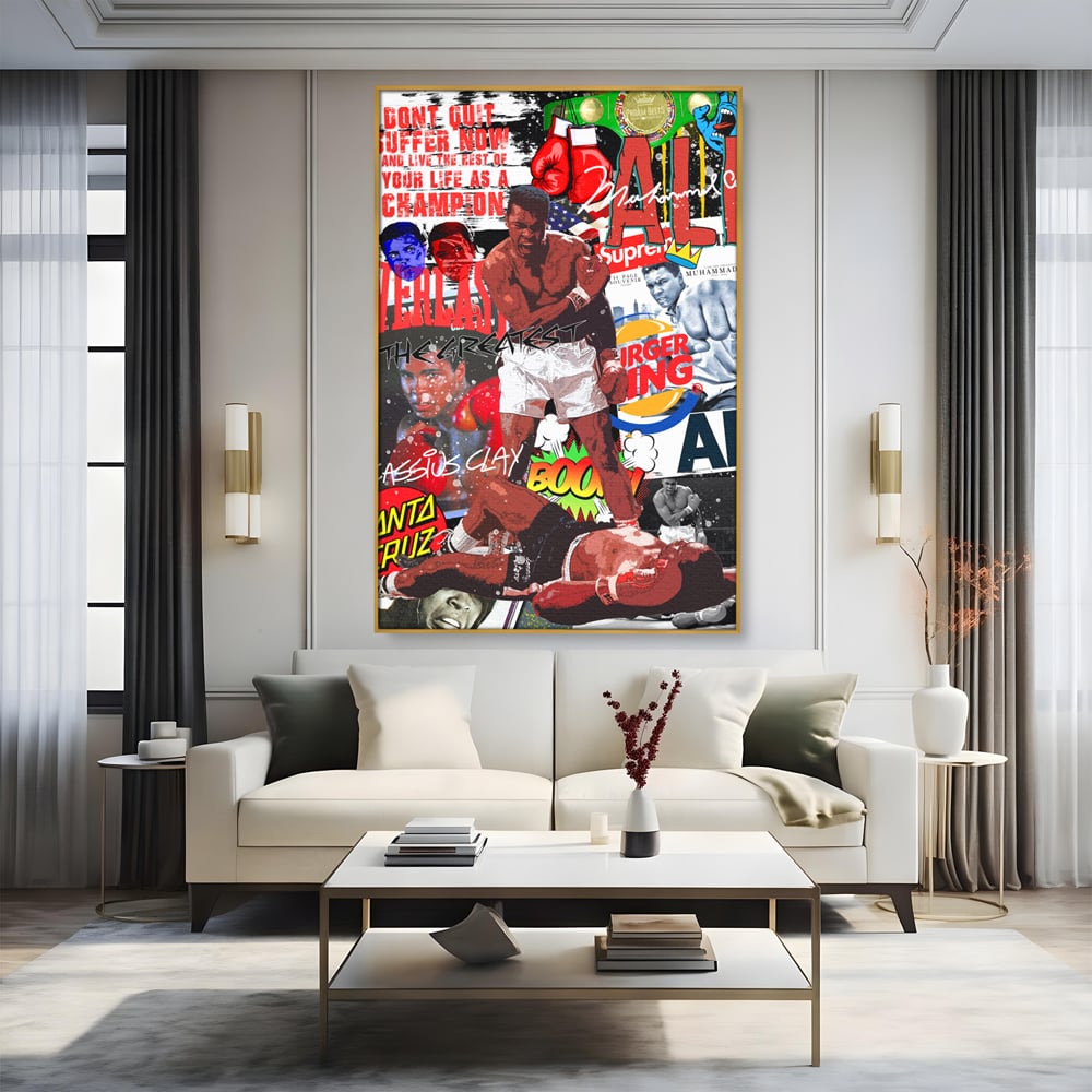 Tablou canvas cu tablou canvas cu muhammad ali in box, in rama de aluminiu auriu, pe perete intr-un living