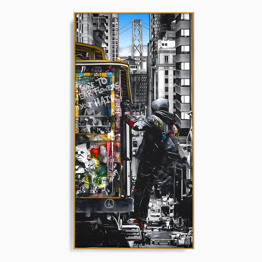Tablou canvas cu ilustratie urbana cu un tramvai si un calator, in rama de aluminiu auriu