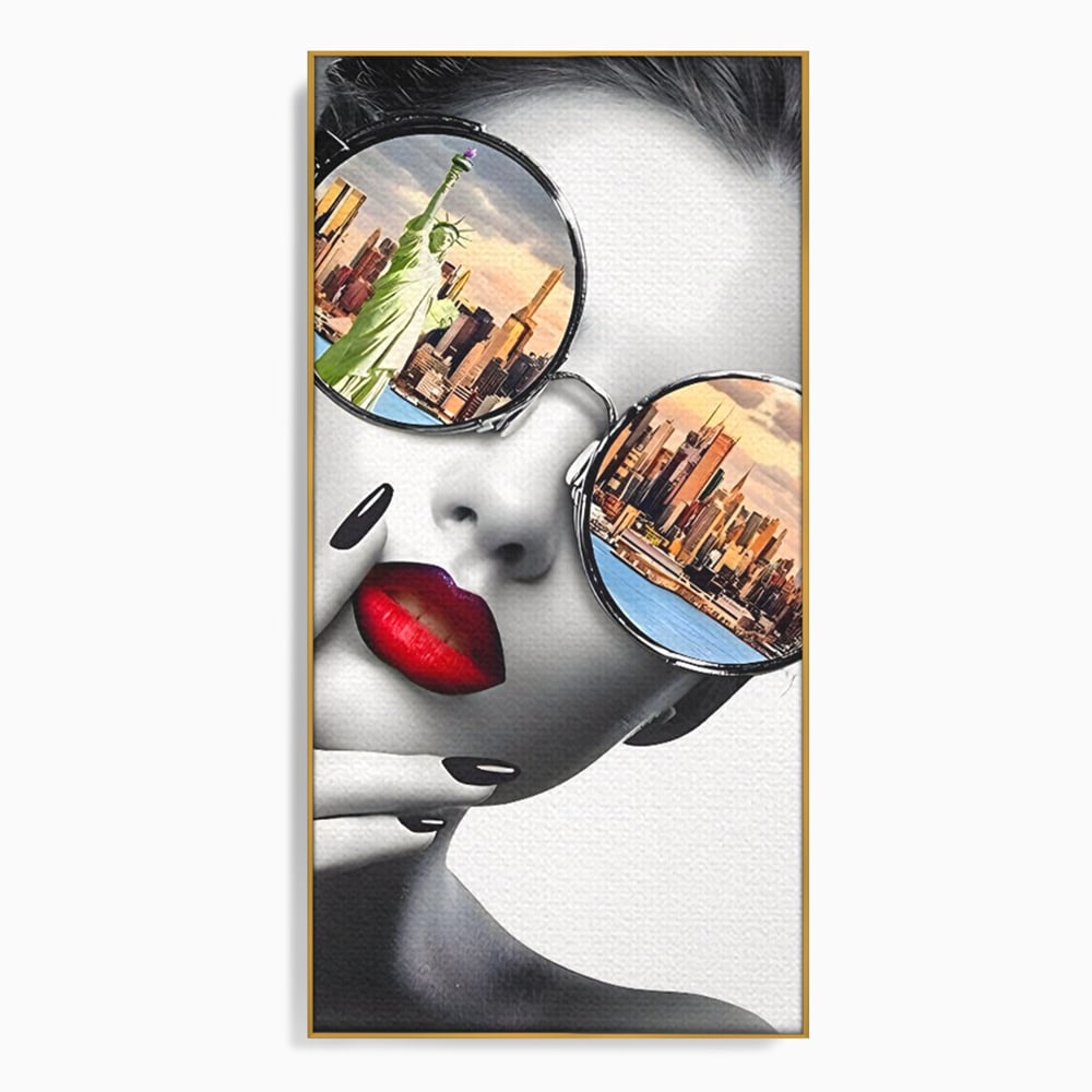 Tablou canvas cu tablou canvas cu portret femeie ochelari, in rama de aluminiu auriu