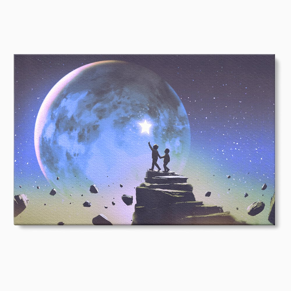 Tablou canvas cu doi copii pe stanca privind luna, fara rama, pe sasiu de lemn