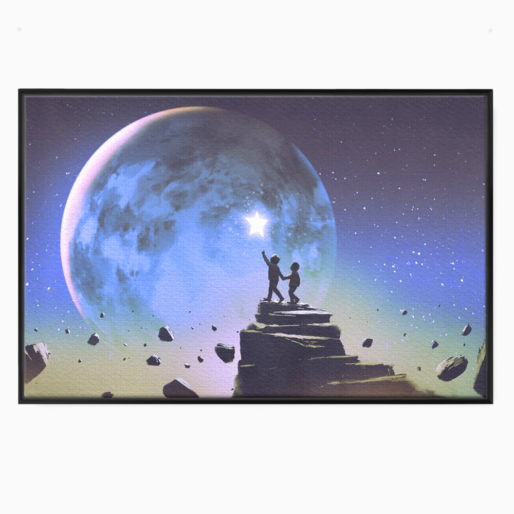 Tablou canvas cu doi copii pe stanca privind luna, in rama de aluminiu negru