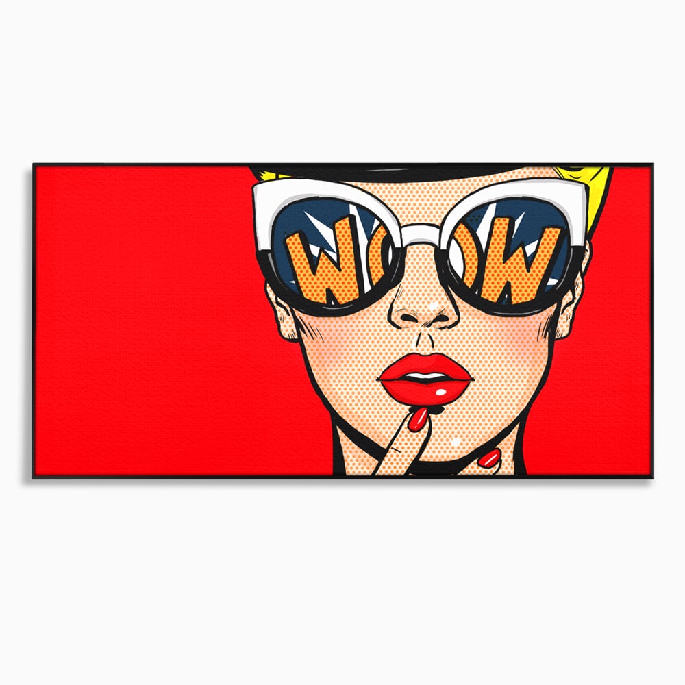 Tablou canvas cu ilustratie pop art cu femeie cu ochelari, in rama de aluminiu negru