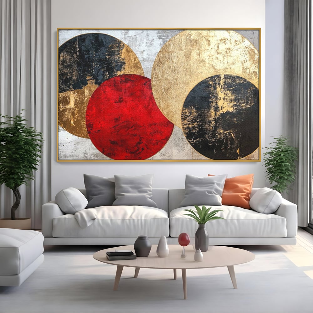 Tablou canvas cu tablou canvas cu cercuri abstracte, in rama de aluminiu auriu, pe perete intr-un living