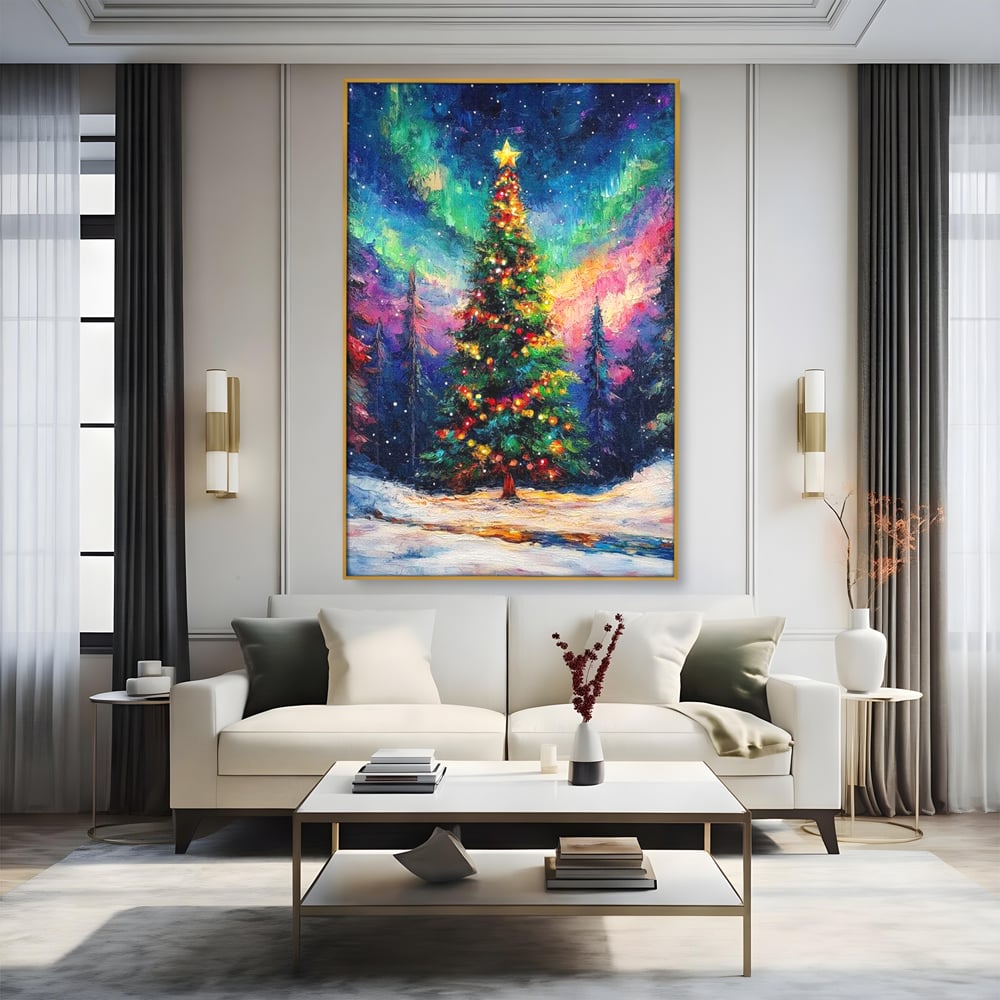 Tablou canvas cu tablou canvas cu brad de craciun si aurora boreala, in rama de aluminiu auriu, pe perete intr-un living