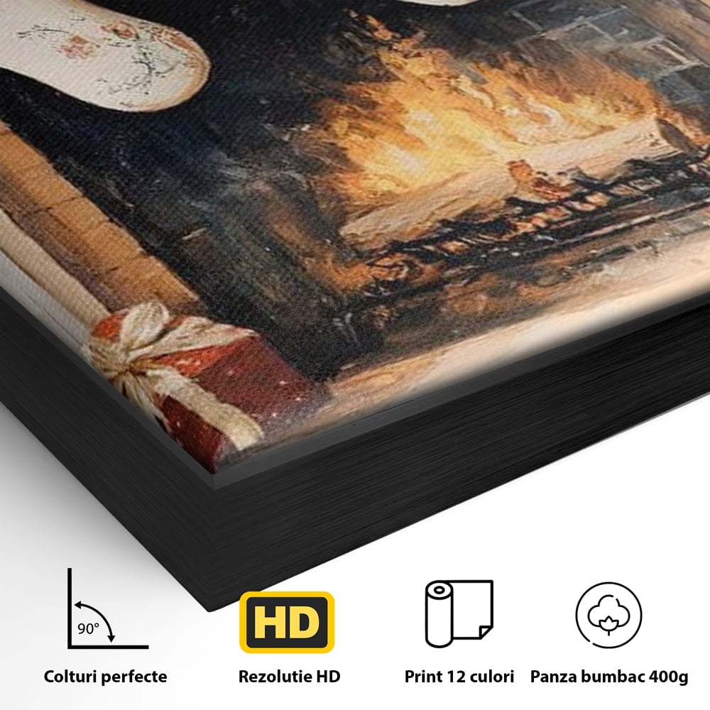 Detaliu al suprafetei: tablou canvas cu ciorapi pe semineu, in rama de aluminiu negru