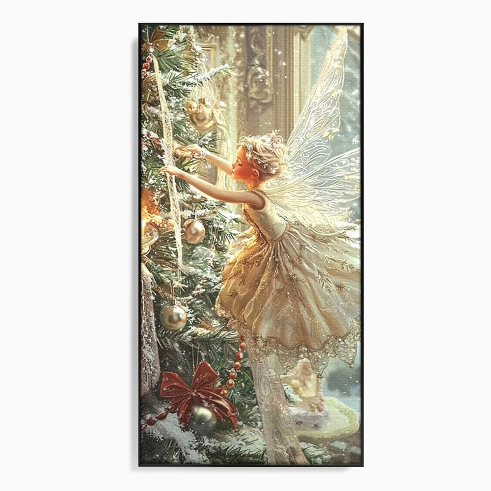 Tablou canvas cu pictura cu zana printre crengile bradului, in rama de aluminiu negru