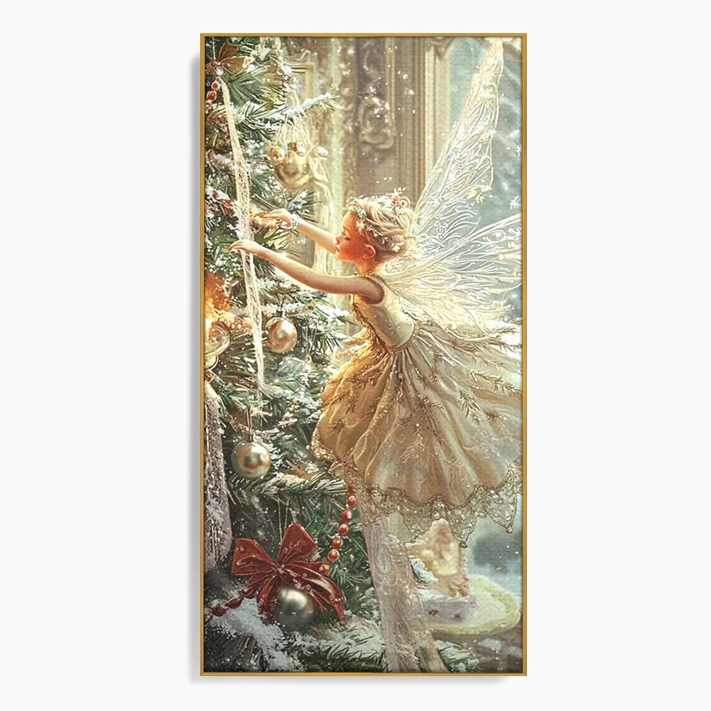 Tablou canvas cu pictura cu zana printre crengile bradului, in rama de aluminiu auriu