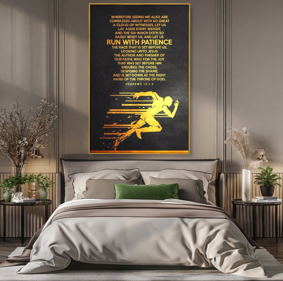Tablou canvas cu tablou canvas cu alergator si verset biblic, in rama de aluminiu auriu, pe perete intr-un dormitor