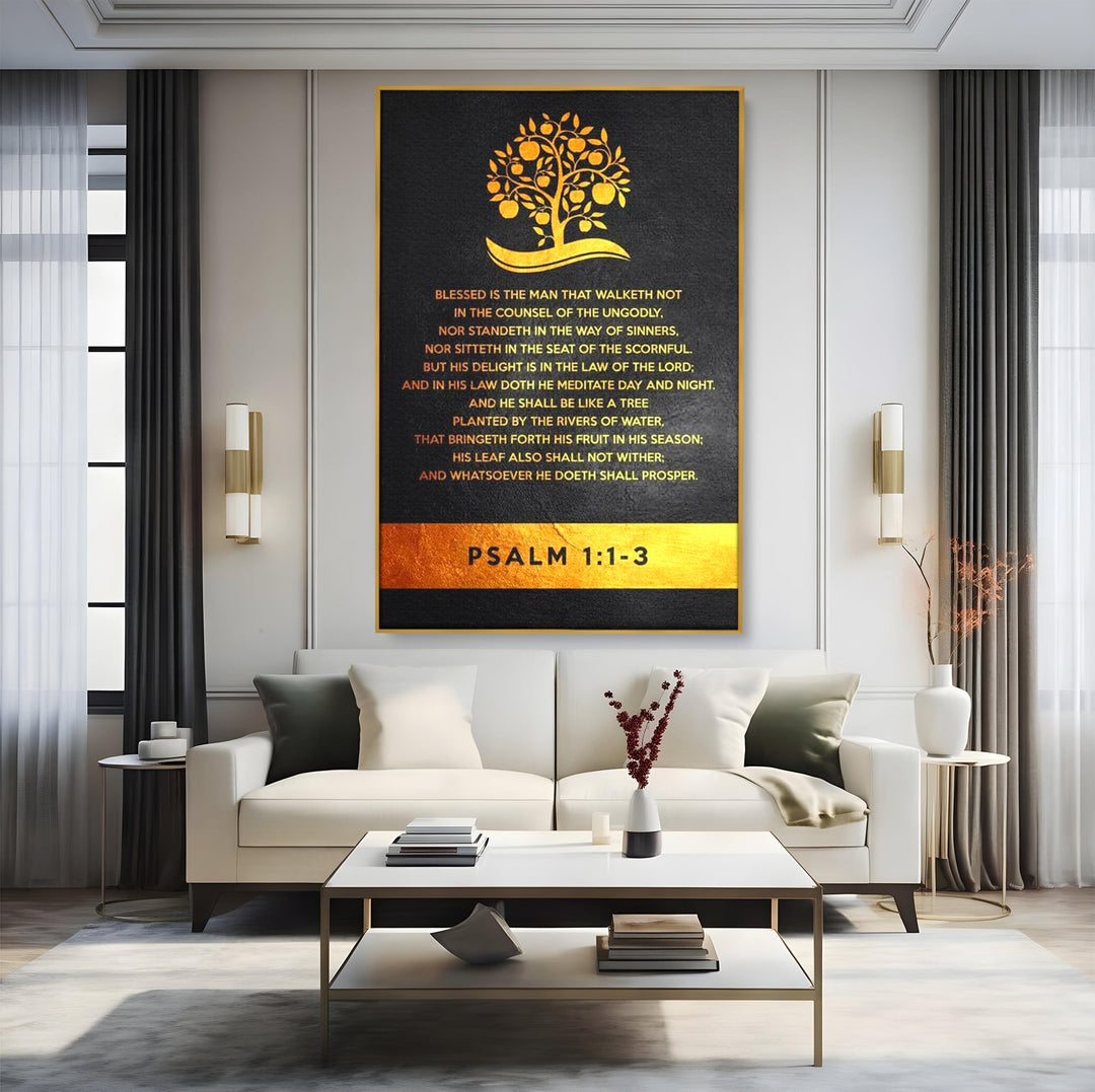 Tablou canvas cu tablou canvas cu citat biblic si copac, in rama de aluminiu auriu, pe perete intr-un living