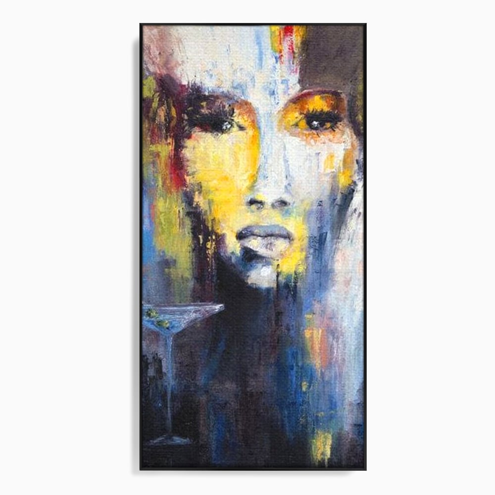Tablou canvas cu tablou canvas cu femeie si pahar de martini, in rama de aluminiu negru