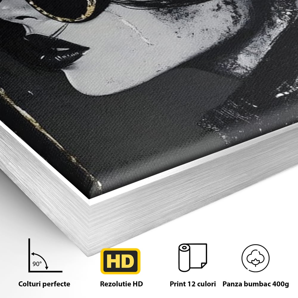 Detaliu al suprafetei: tablou canvas cu femeie in ploaie stilizata, in rama de aluminiu argintiu