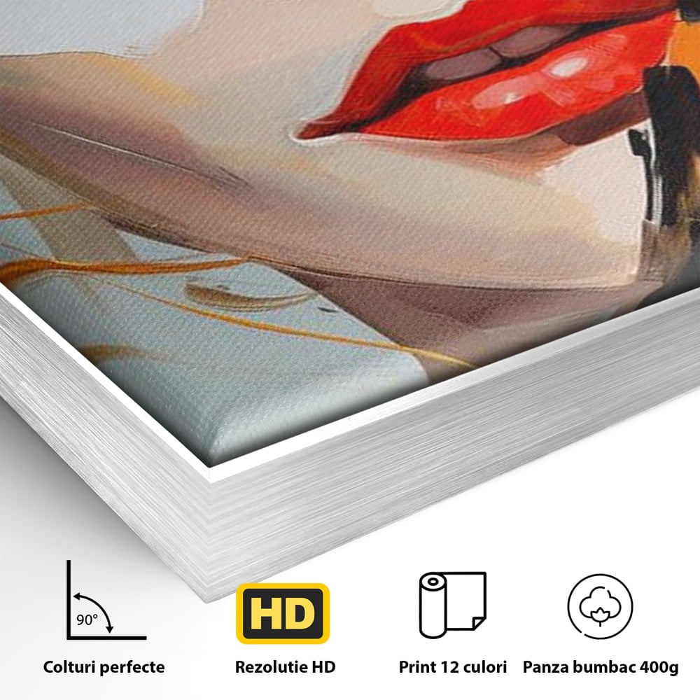 Detaliu al suprafetei: tablou canvas cu chip de femeie, in rama de aluminiu argintiu