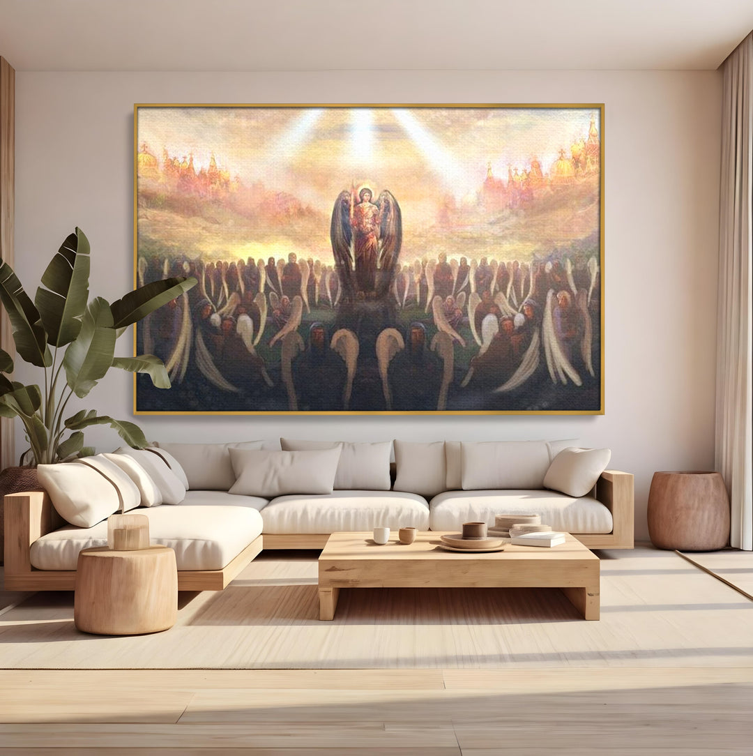 Tablou canvas cu pictura religioasa cu oastea cereasca si ingeri, in rama de aluminiu auriu, pe perete intr-un living