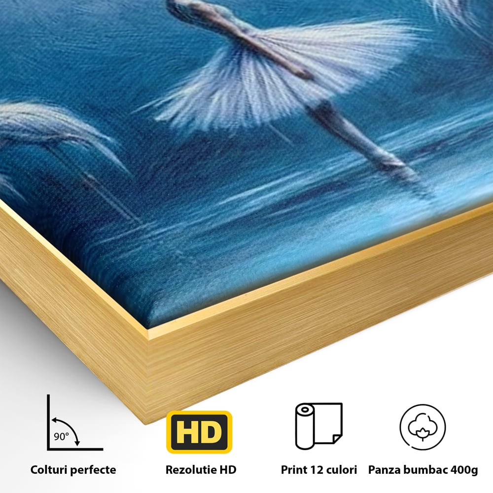 Detaliu al suprafetei: tablou canvas cu balerina si flamingo, in rama de aluminiu auriu