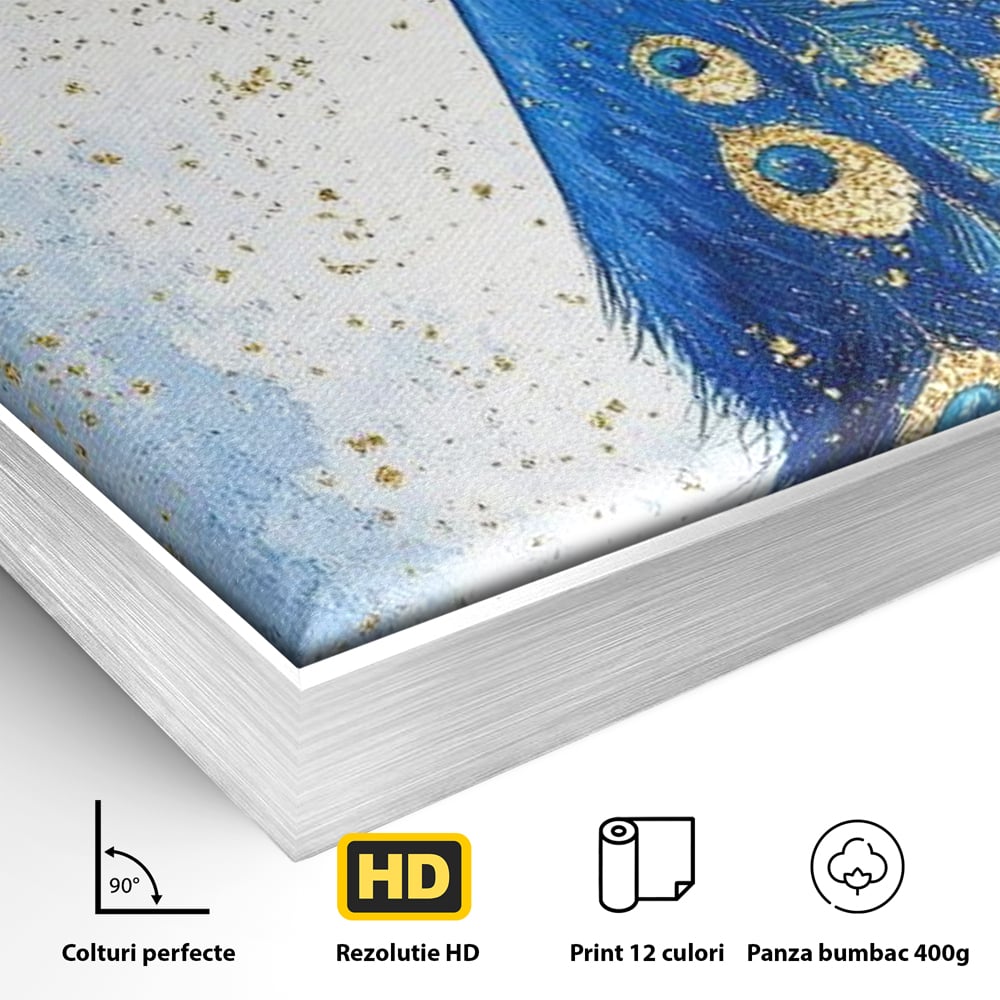 Detaliu al suprafetei: tablou canvas cu profil de paun, in rama de aluminiu argintiu