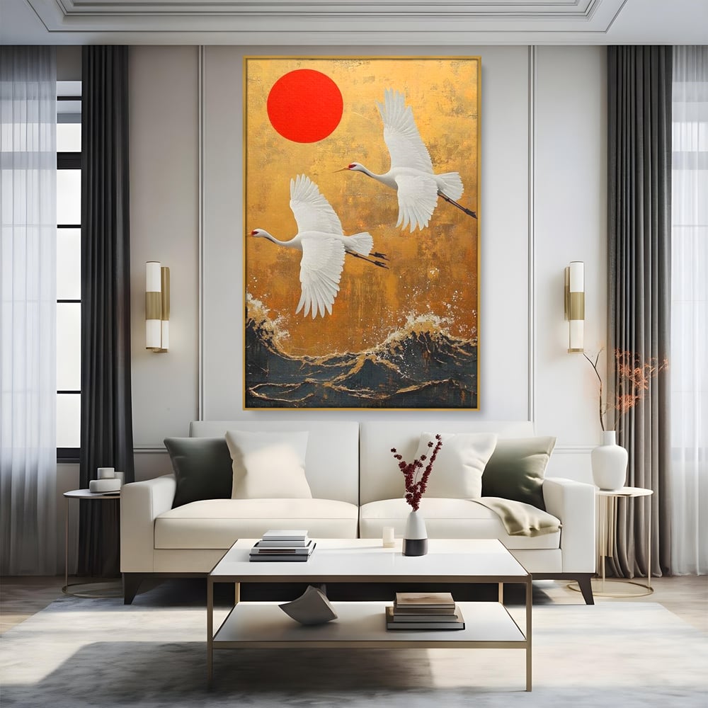 Tablou canvas cu tablou canvas cu doi cocori, in rama de aluminiu auriu, pe perete intr-un living