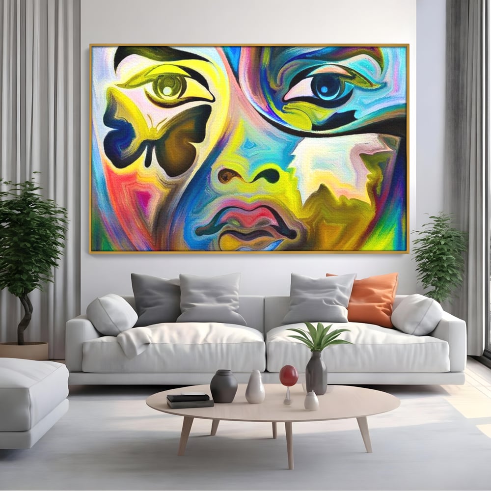 Tablou canvas cu tablou canvas cu chip abstract si fluture, in rama de aluminiu auriu, pe perete intr-un living