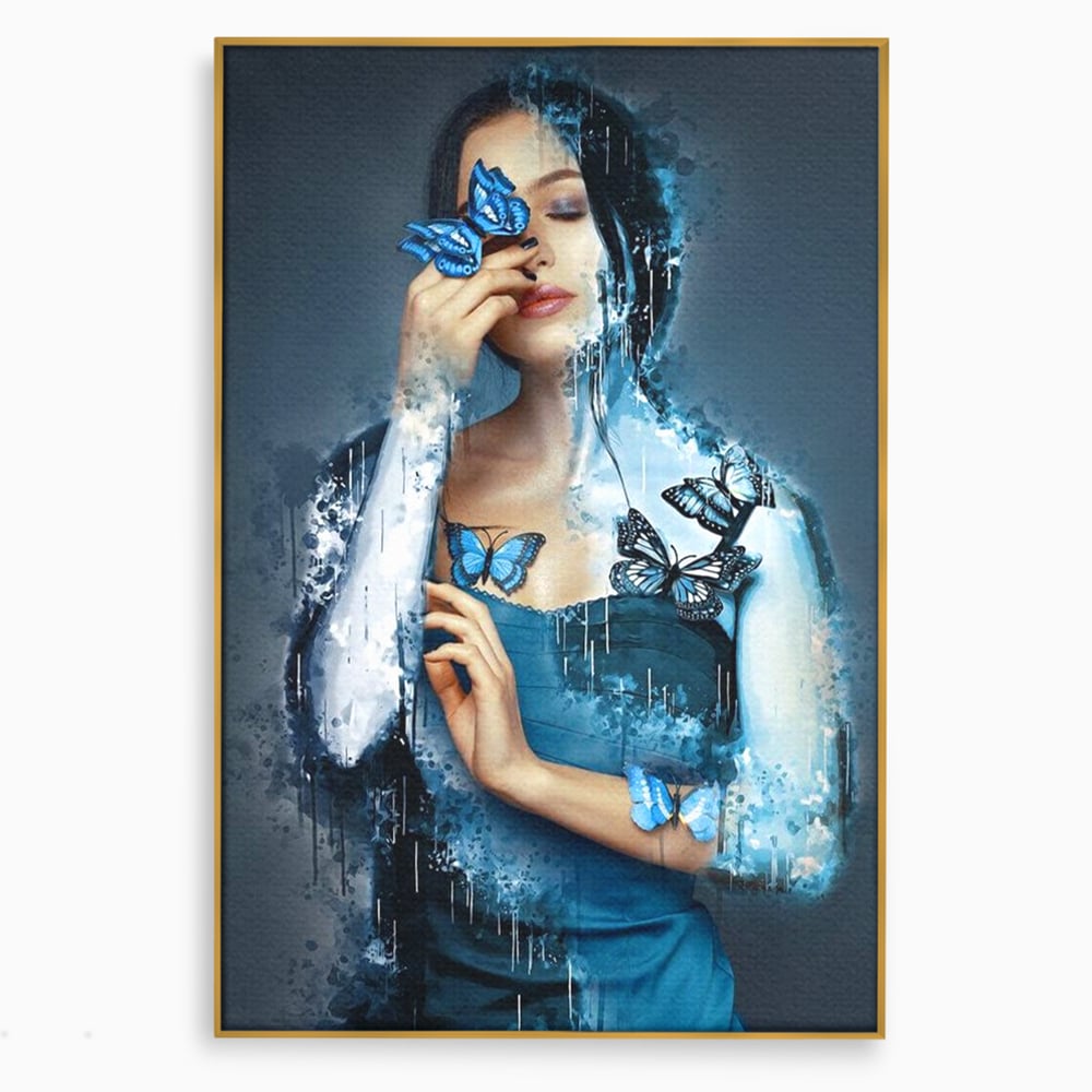Tablou canvas cu portret feminin cu fluturi albastri, in rama de aluminiu auriu