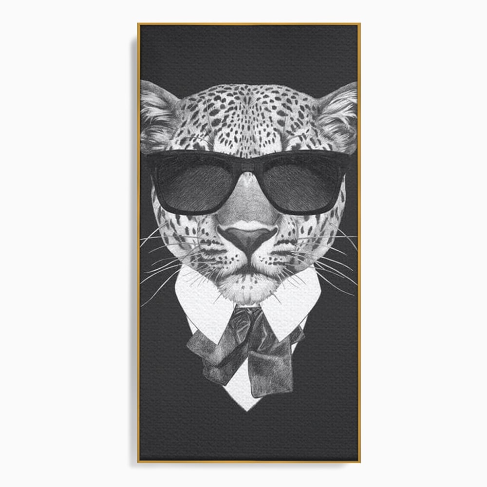 Tablou canvas cu ilustratie portret leopard gentleman, in rama de aluminiu auriu