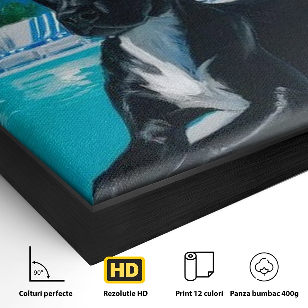 Detaliu al suprafetei: tablou canvas cu caine negru la piscina, in rama de aluminiu negru