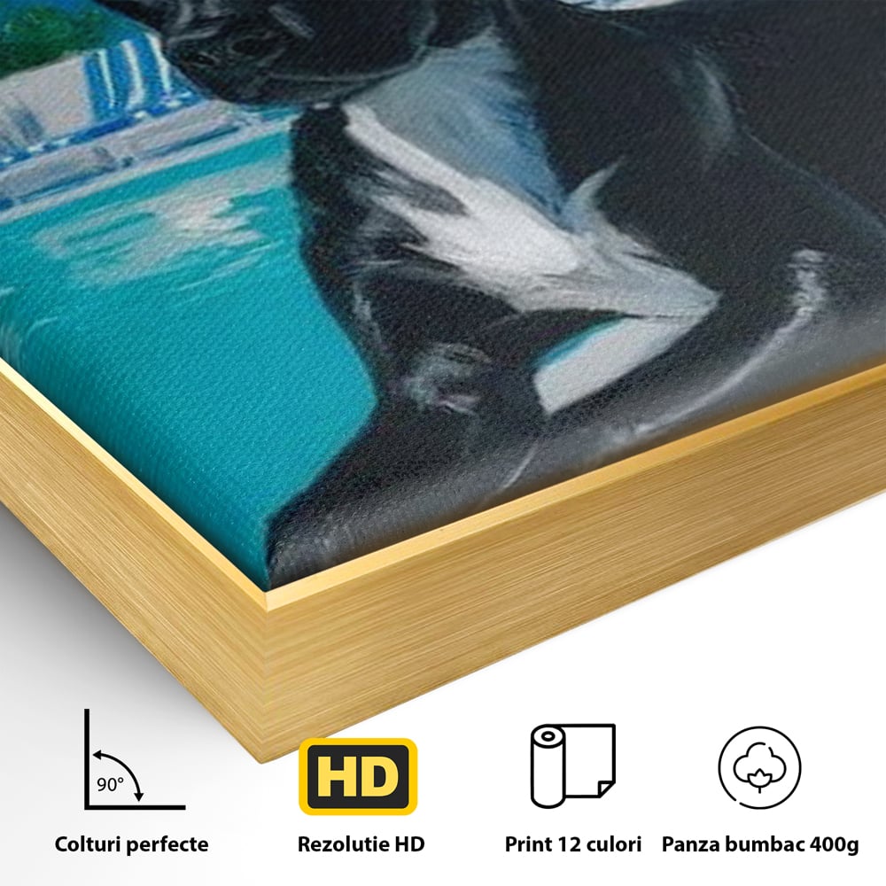 Detaliu al suprafetei: tablou canvas cu caine negru la piscina, in rama de aluminiu auriu