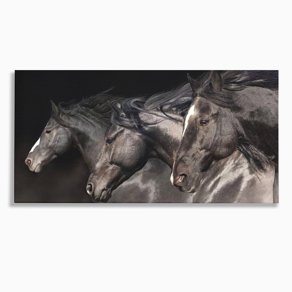 Tablou canvas cu tablou canvas cu trei cai negri in galop, fara rama, pe sasiu de lemn