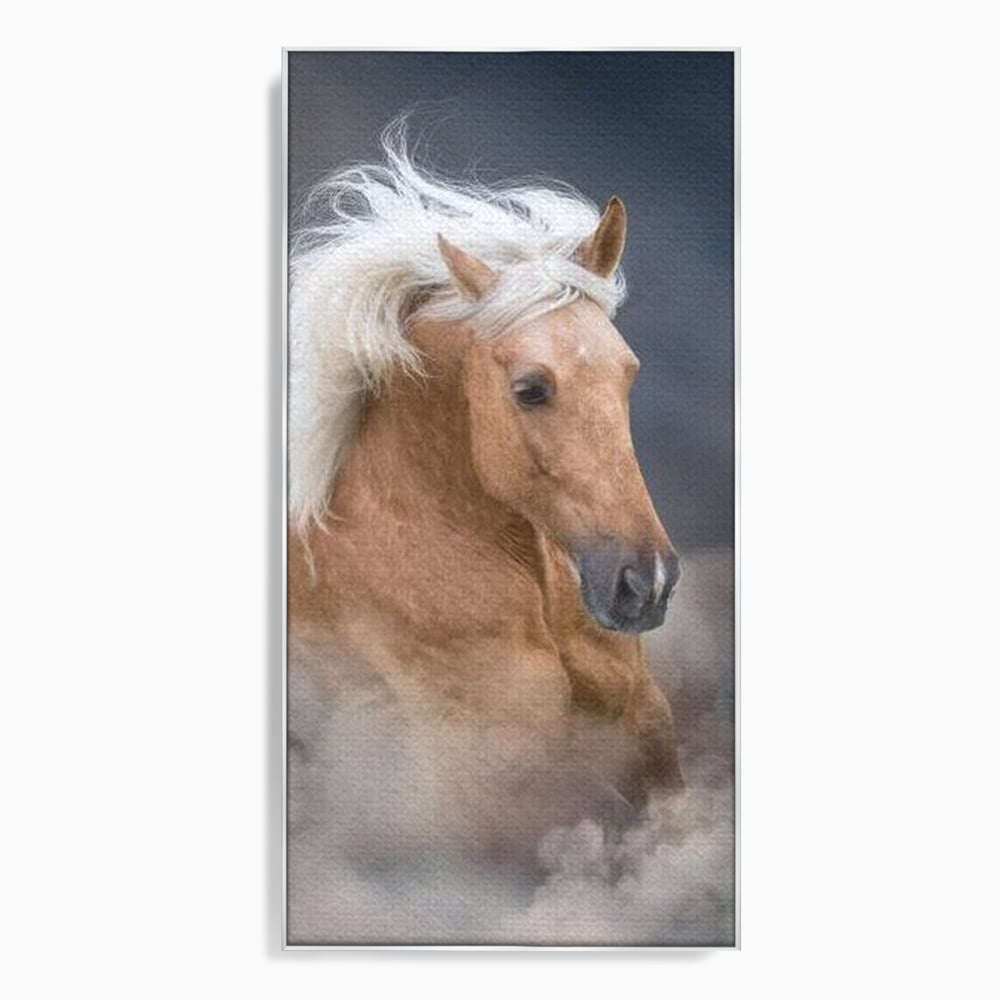 Tablou canvas cu tablou cu armasar in galop si coama alba, in rama de aluminiu argintiu