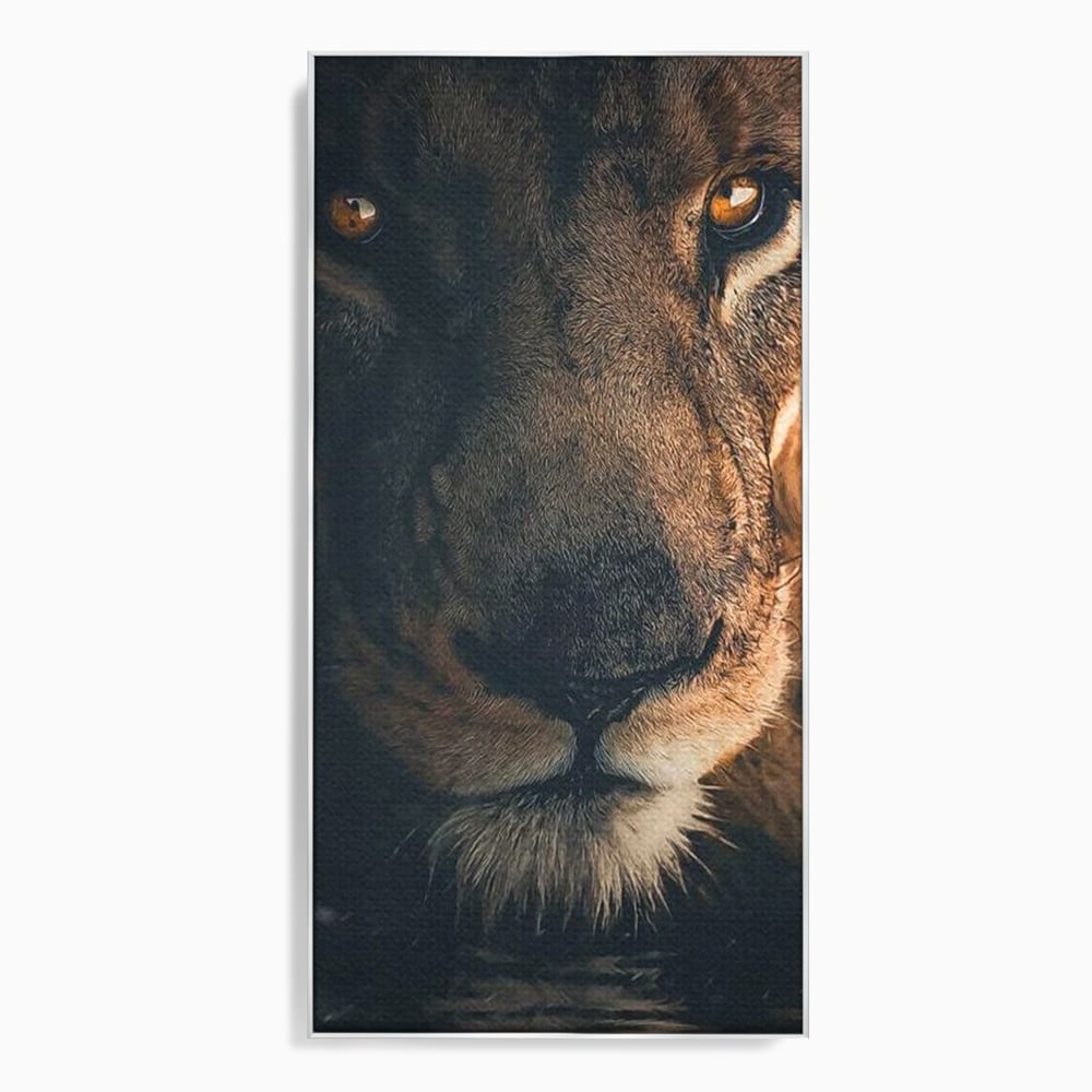Tablou canvas cu tablou canvas cu prim-plan portret de leu, in rama de aluminiu argintiu
