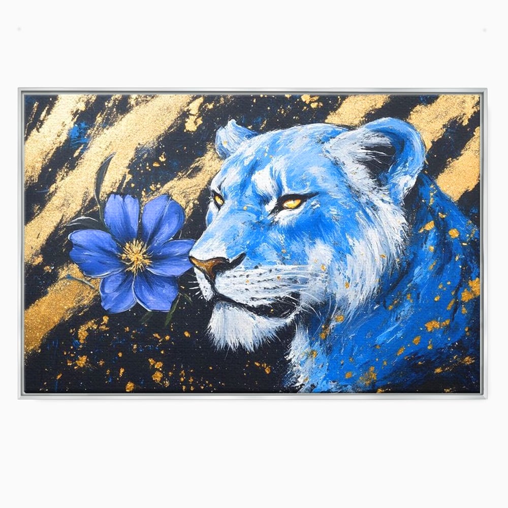 Tablou canvas cu tablou canvas cu leoaica albastra si floare, in rama de aluminiu argintiu