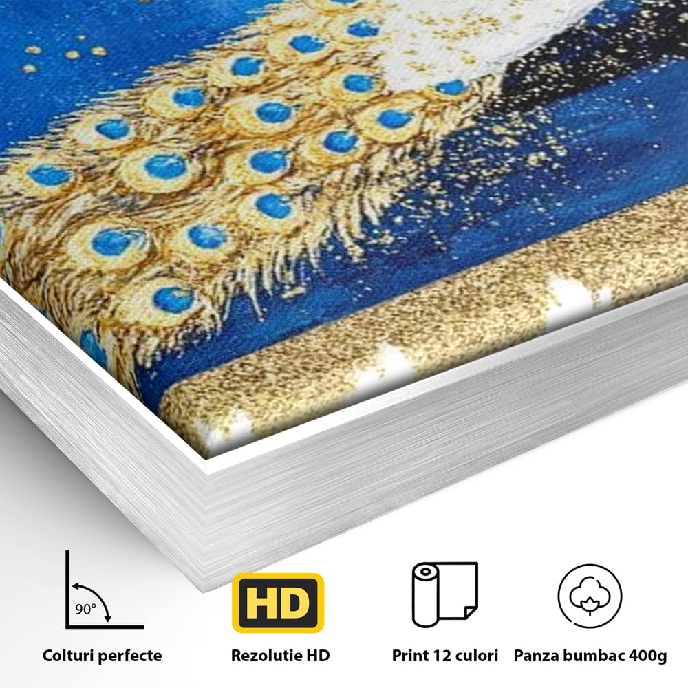 Detaliu al suprafetei: tablou canvas cu paun in nuante de albastru si auriu, in rama de aluminiu argintiu