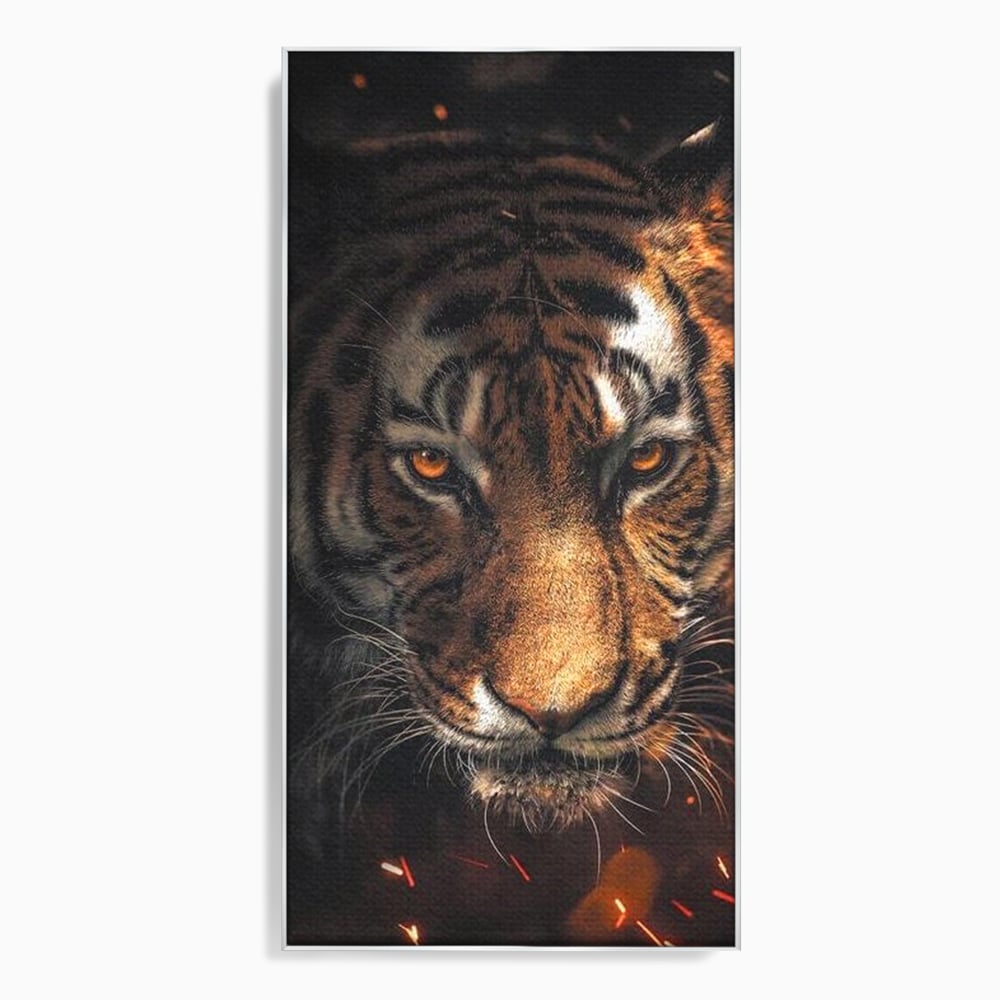 Tablou canvas cu tablou canvas cu cap de tigru si scantei, in rama de aluminiu argintiu