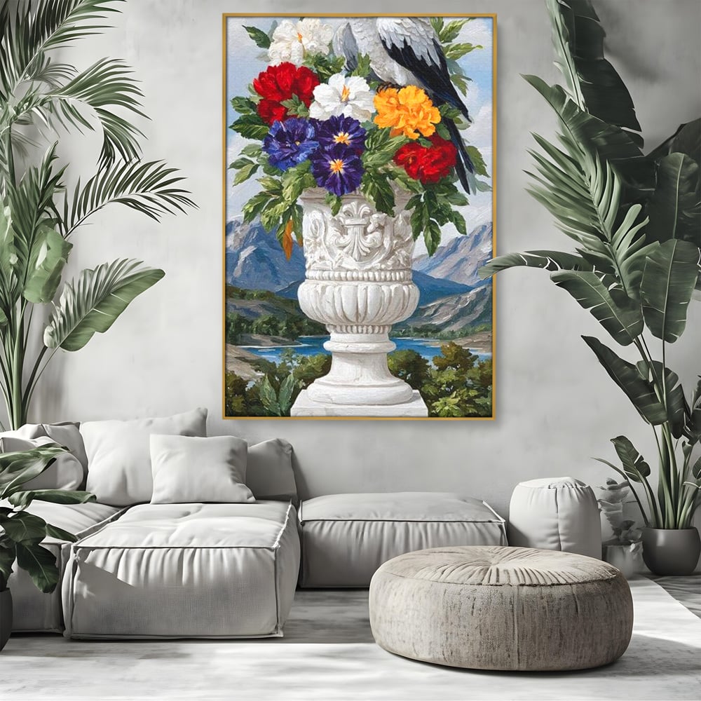Tablou canvas cu tablou canvas cu papagal si vaza cu flori, in rama de aluminiu auriu, pe perete intr-un living