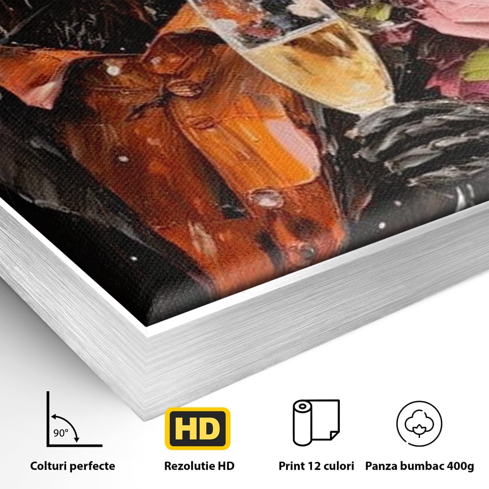 Detaliu al suprafetei: tablou canvas cu raton elegant tinand pahar de sampanie, in rama de aluminiu argintiu
