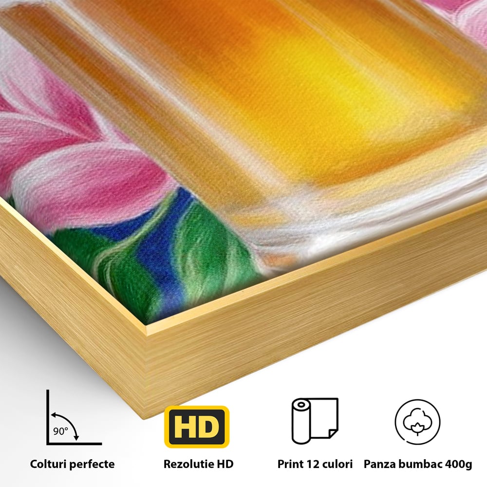 Detaliu al suprafetei: tablou canvas cu halba de bere si flori roz, in rama de aluminiu auriu