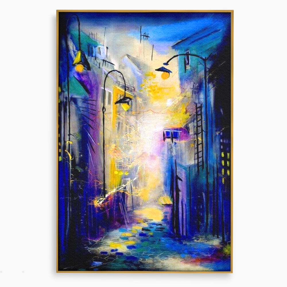 Tablou canvas cu pictura stradala cu iluminat nocturn, in rama de aluminiu auriu