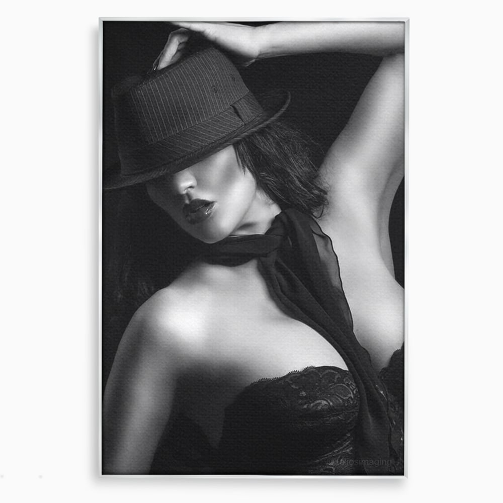 Tablou canvas cu tablou canvas portret feminin noir, in rama de aluminiu argintiu
