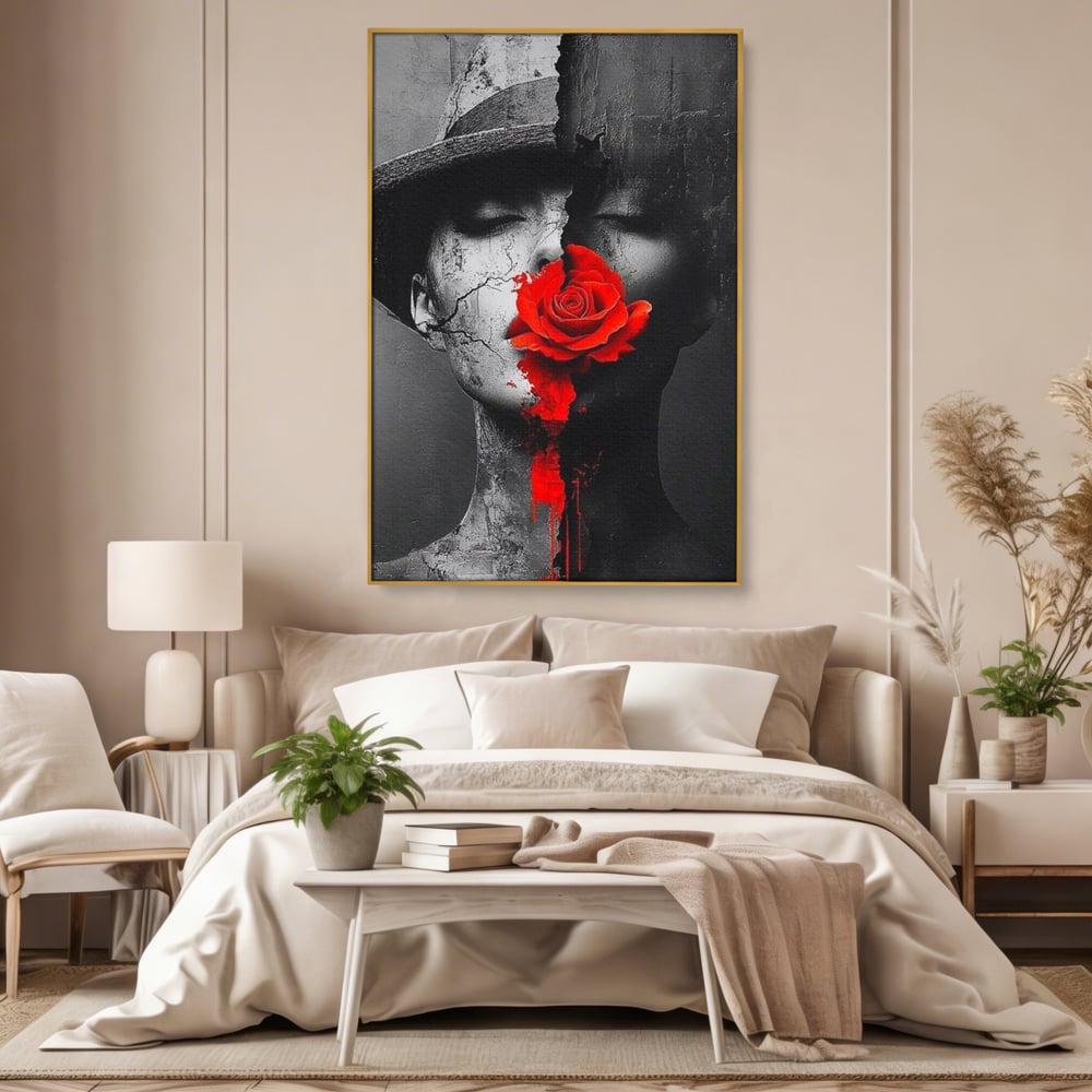 Tablou canvas cu tablou canvas cu chip de femeie, in rama de aluminiu auriu, pe perete intr-un dormitor