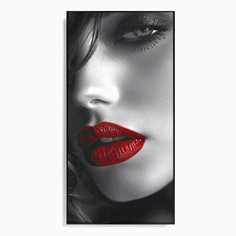 Tablou canvas cu portret feminin alb-negru cu buze rosii, in rama de aluminiu negru