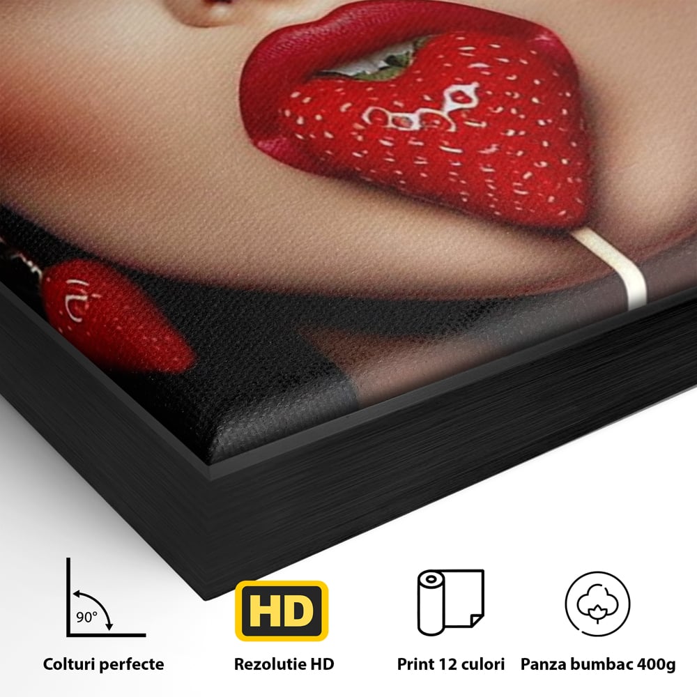 Detaliu al suprafetei: tablou canvas cu buze rosii si capsuna, in rama de aluminiu negru