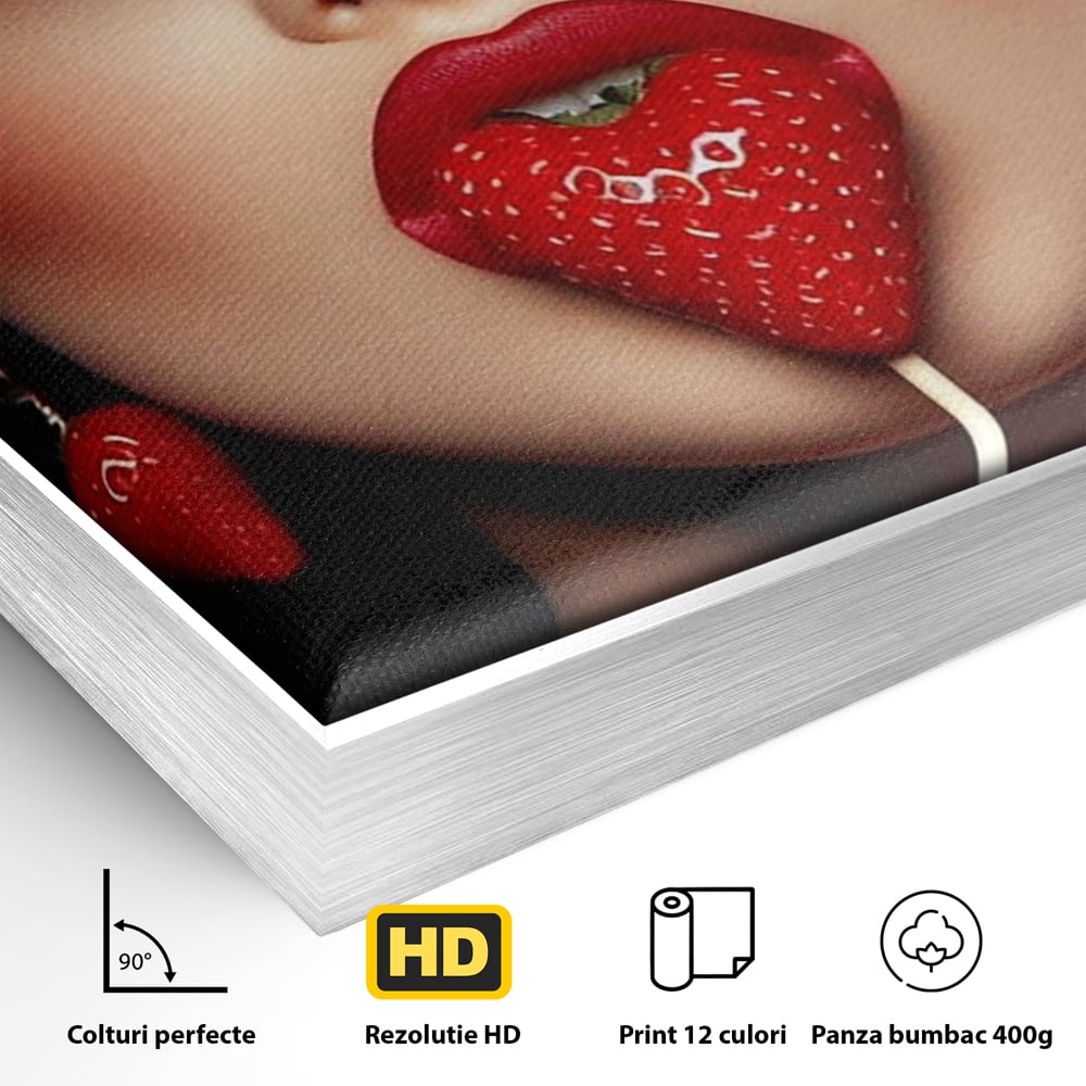 Detaliu al suprafetei: tablou canvas cu buze rosii si capsuna, in rama de aluminiu argintiu