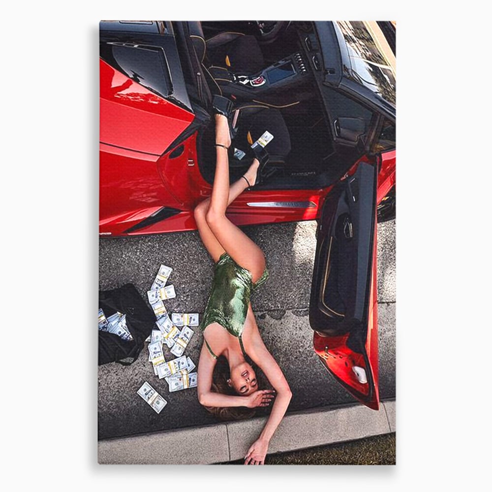 Tablou canvas cu femeie intinsa langa masina rosie si bancnote, fara rama, pe sasiu de lemn