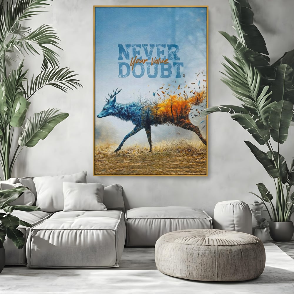 Tablou canvas cu tablou canvas cu cerb si padure, in rama de aluminiu auriu, pe perete intr-un living
