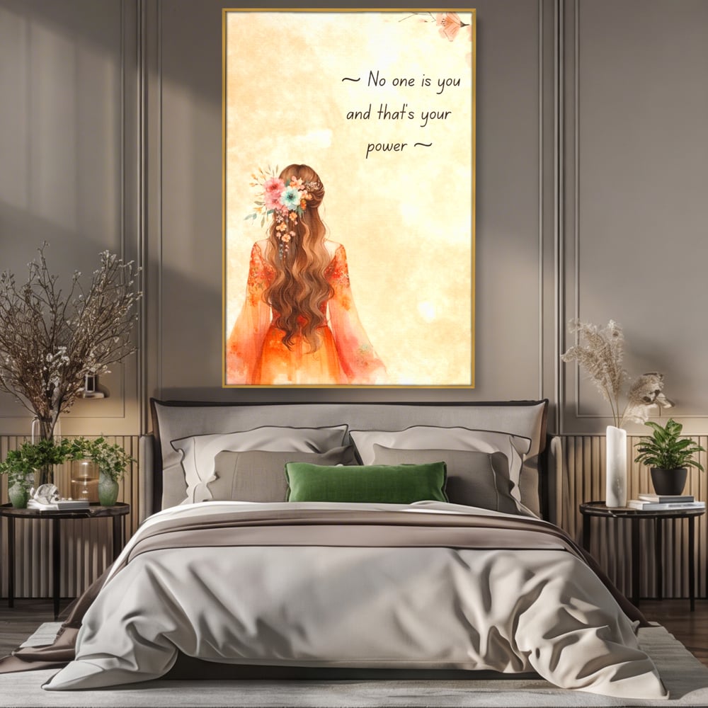Tablou canvas cu tablou canvas cu femeie si flori, in rama de aluminiu auriu, pe perete intr-un dormitor