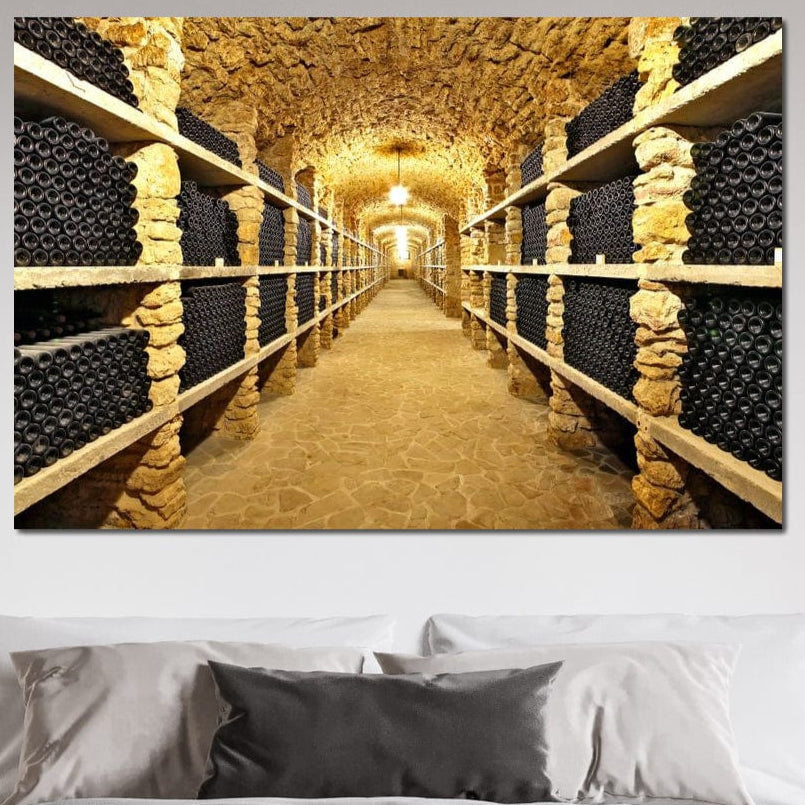 tablou canvas cu o vinoteca intr-un subteran din caramida cu lumina calda