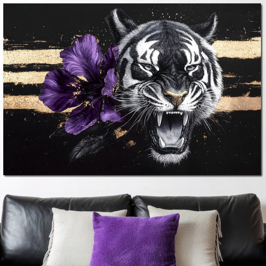 tablou canvas cu un cap de tigru alb cu dungi negre, cu o floare violet, pe fundal intunecat cu accente aurii