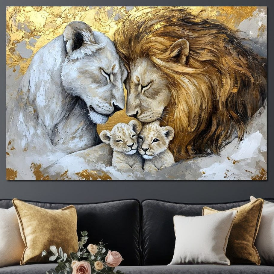 tablou canvas cu o familie de lei, pictati artistic in nuante calde si accente aurii, pe fundal abstract